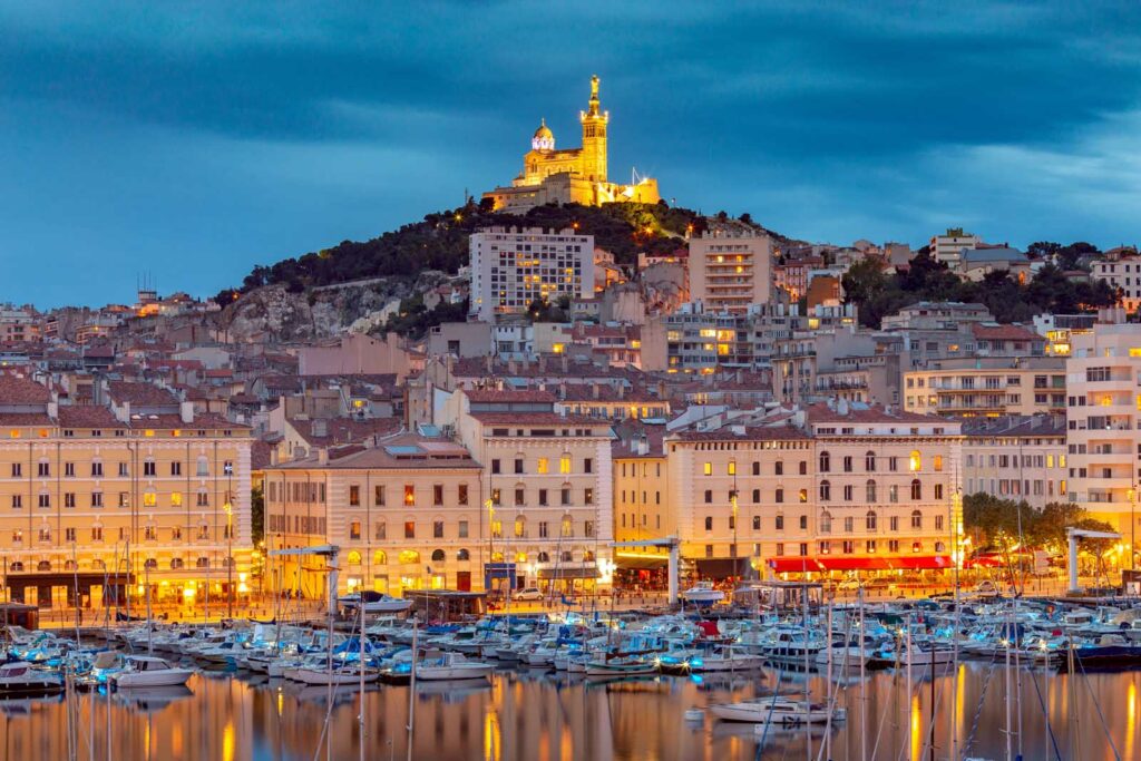 La bonne mère et le vieux port à Marseille