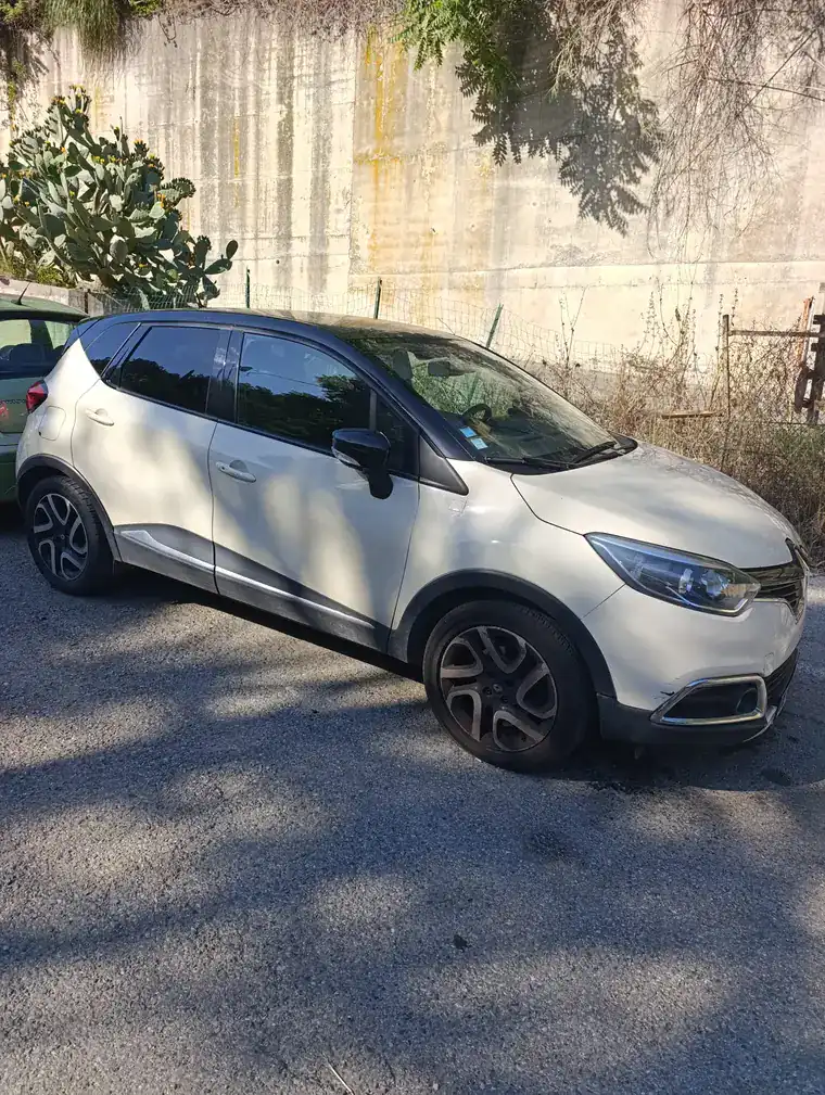 Voiture non roulante Captur TCe